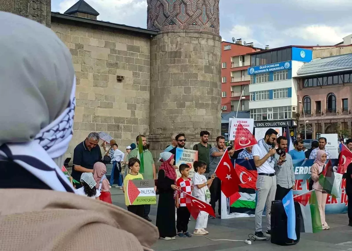 Erzurum'da Sağlık Çalışanlarından Gazze Protestosu