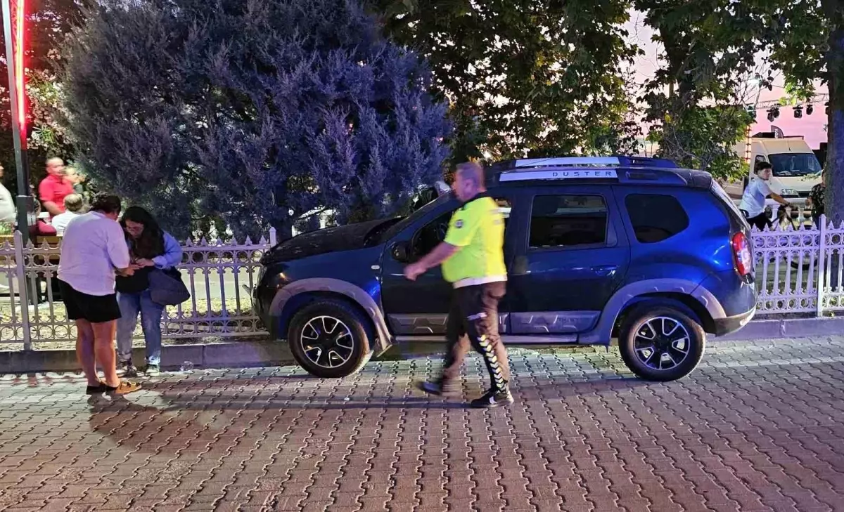 Kastamonu'da Fenalaşan Sürücü Ağaca Çarptı