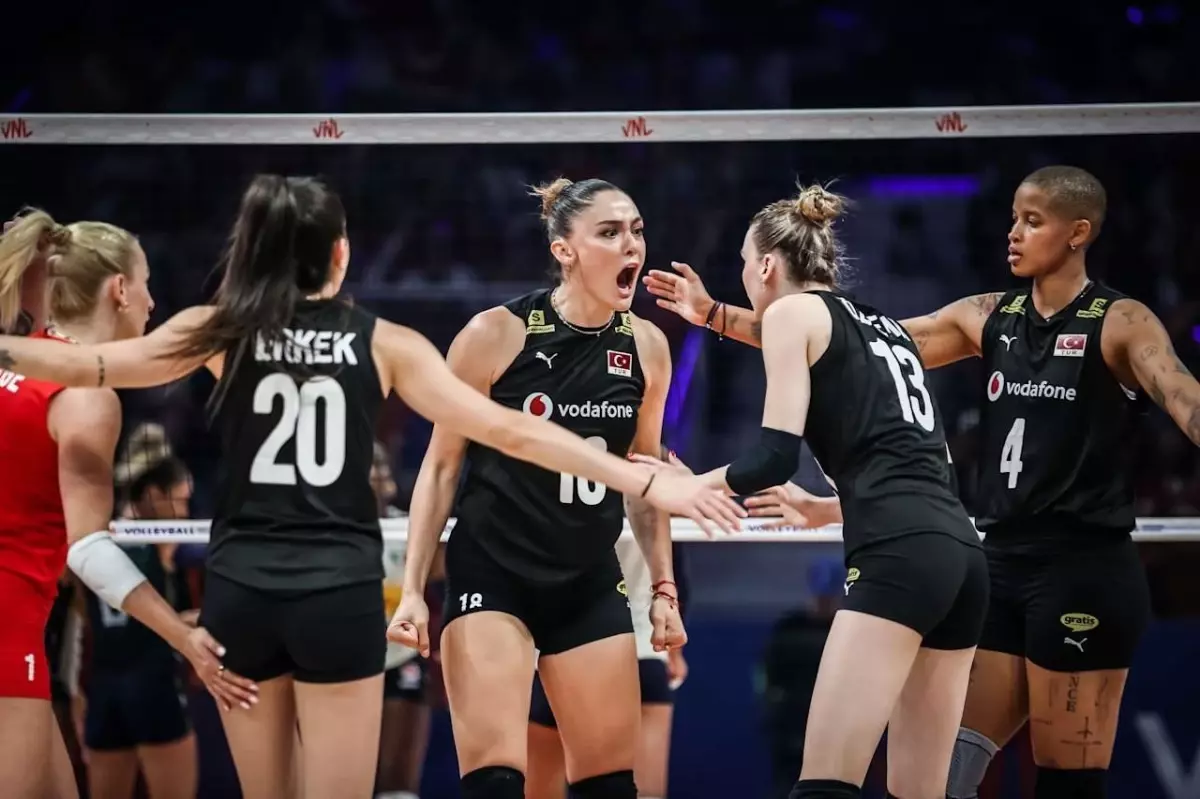 A Milli Kadın Voleybol Takımı Polonya'ya Gitti