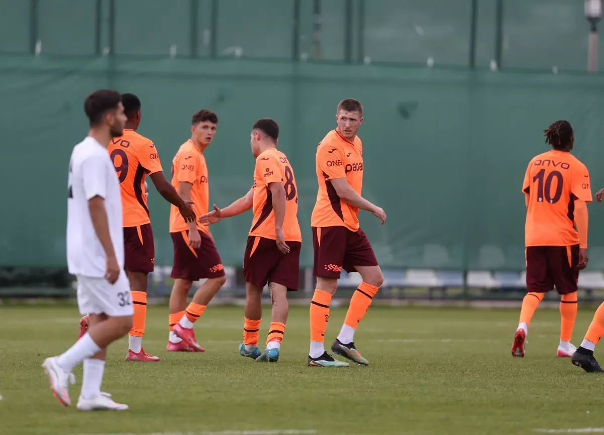 Trabzonspor, İran ekibi Zob Ahan'ı 4-0 mağlup etti