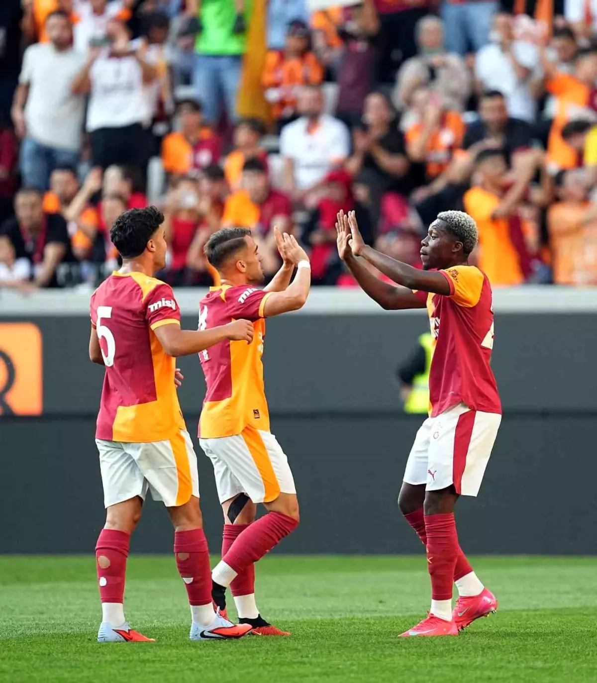 Galatasaray, Avusturya Kampında İlk Maçını Kazandı