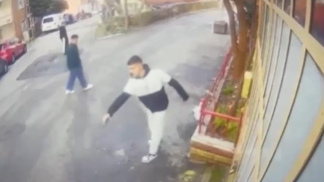 He opened fire on his friend who scratched his head at the barber
