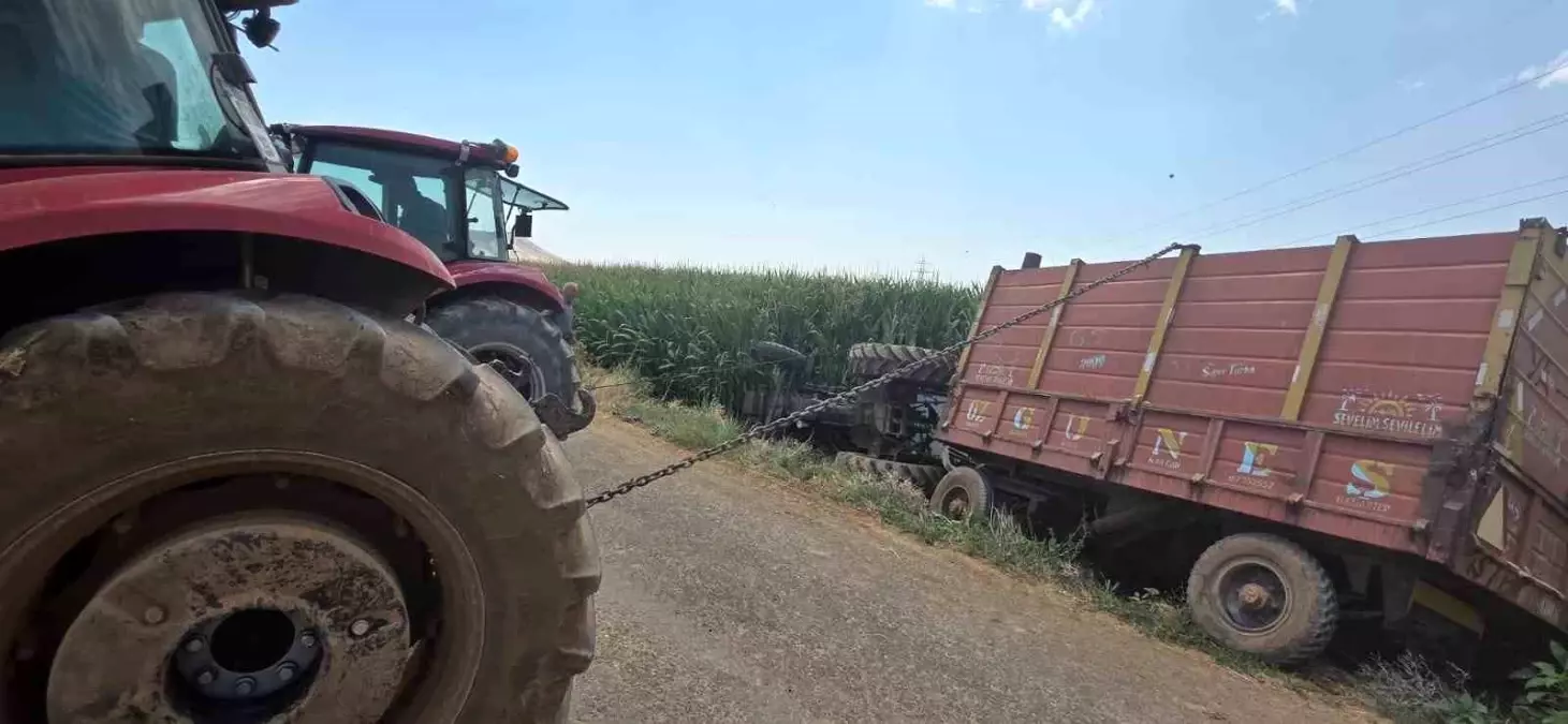 Mardin'de Traktör Devrildi, Şoför Kurtuldu