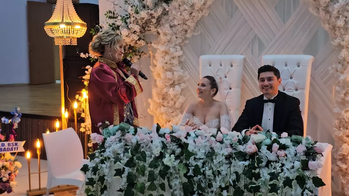 Nikahlarını Anneleri Kıydı