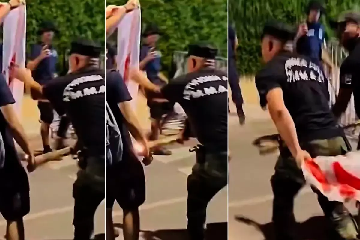 Rum Kesimi'nde çirkin provokasyon! KKTC bayrağını yakma girişimini Rum polisi engelledi