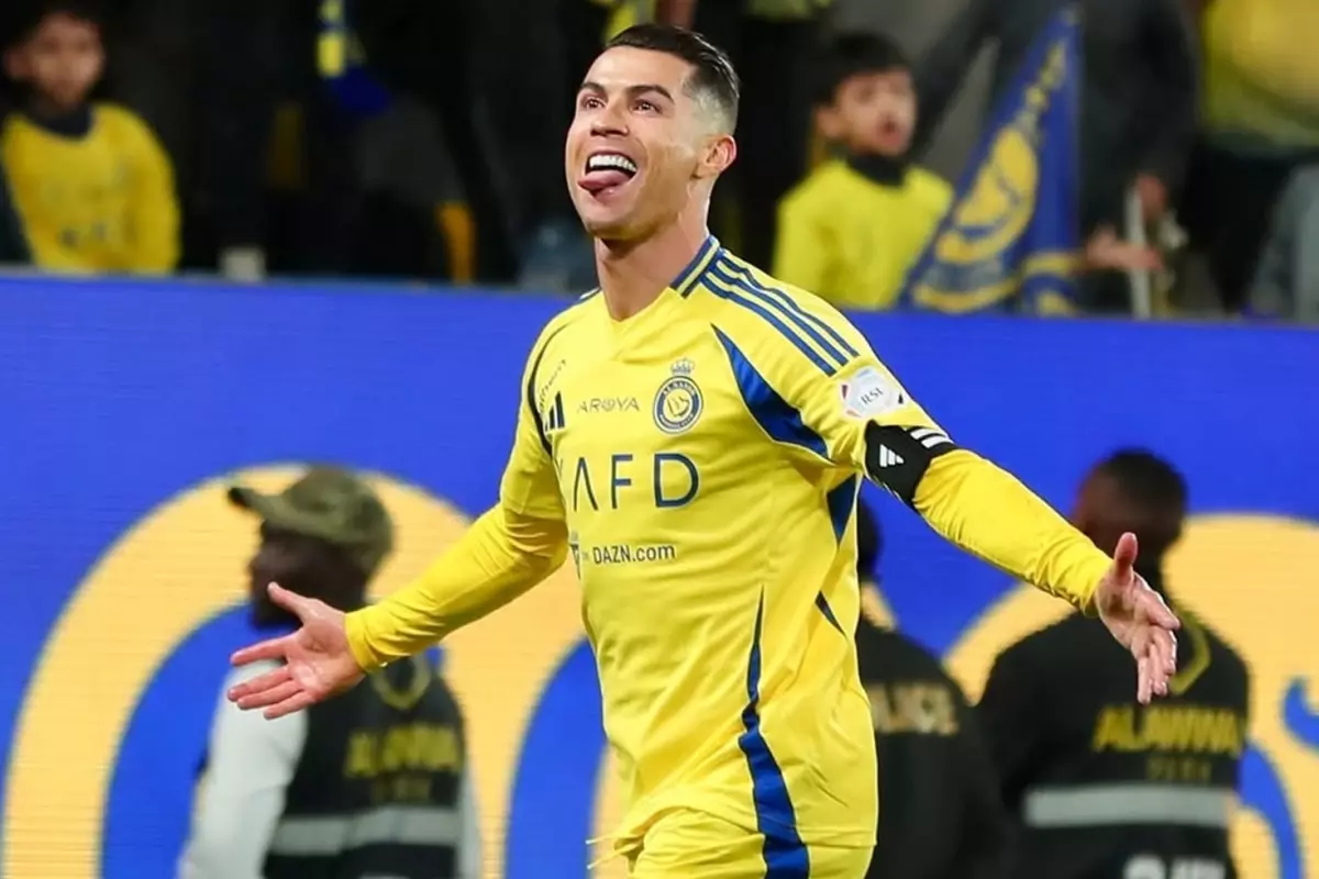 Ünlü futbolcu itiraf etti! Ronaldo'yla tokalaştığı için ellerini yıkamamış