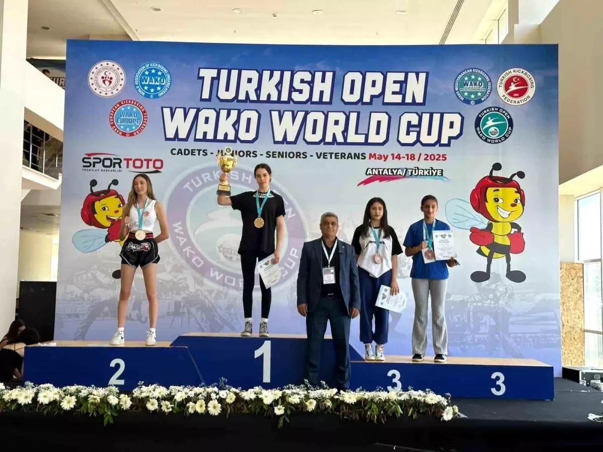 Yağmur Denizli, K-1 Şampiyonu Olmayı Başardı