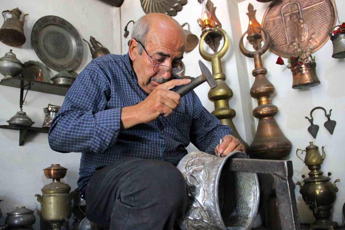 72 Yaşında Bakır Sanatına Hayat Veren Zanaatkar