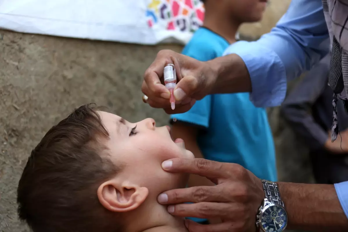 Afganistan'da Çocuk Felcine Karşı Aşı Kampanyası Başlatıldı