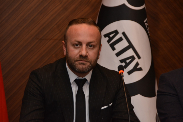 Altay'da kriz! 2 aylık başkan istifaya davet edildi