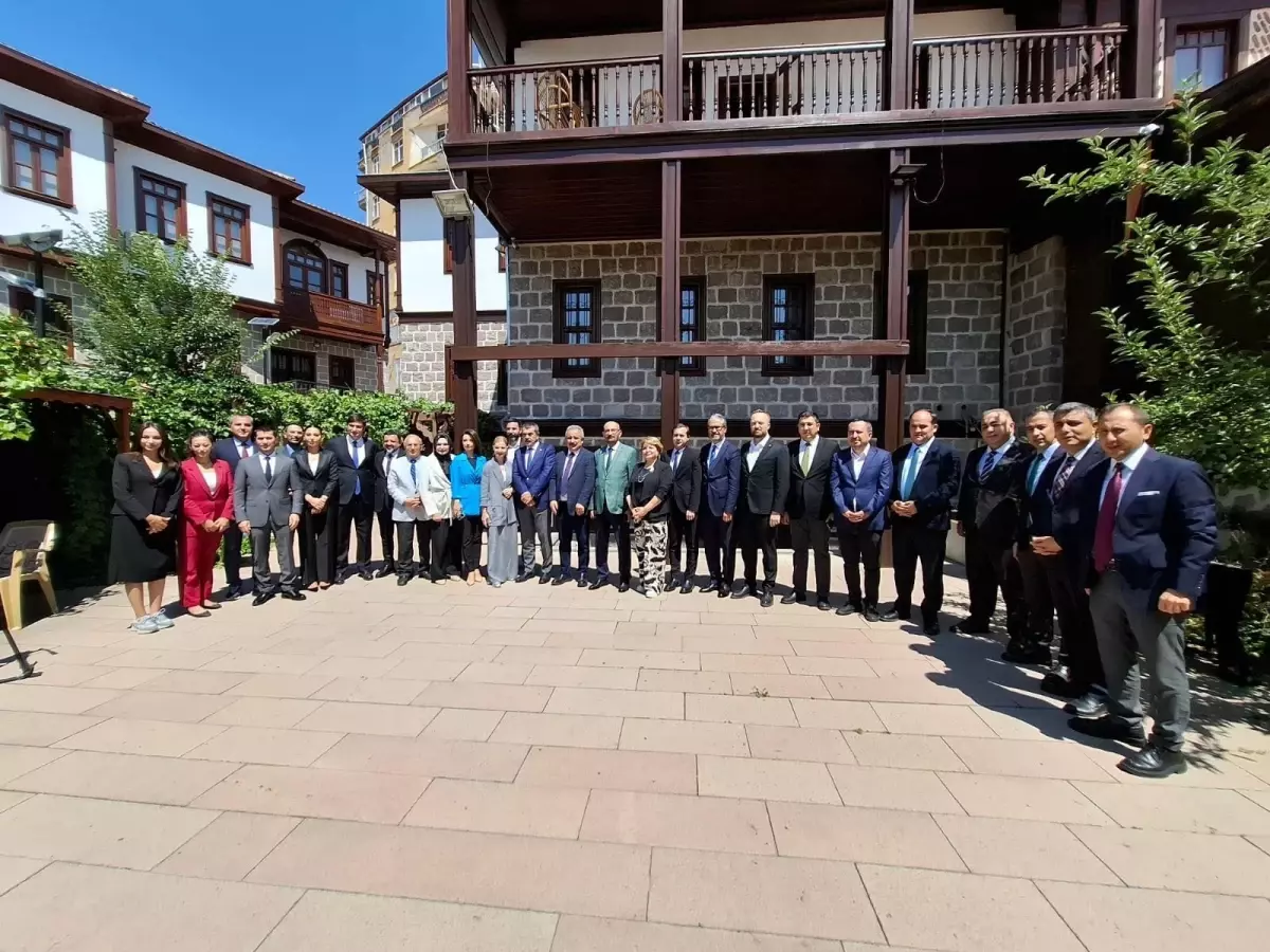 LGS Sınavında İhlal İddiası: 29 Kişi Görevden Uzaklaştırıldı