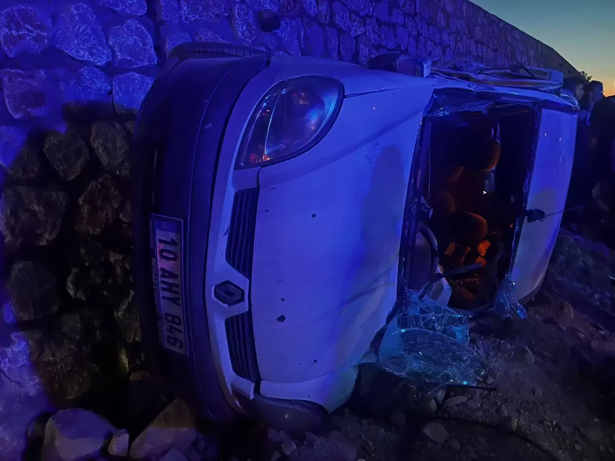 Balıkesir'de Zincirleme Kaza: 1 Ölü, 7 Yaralı
