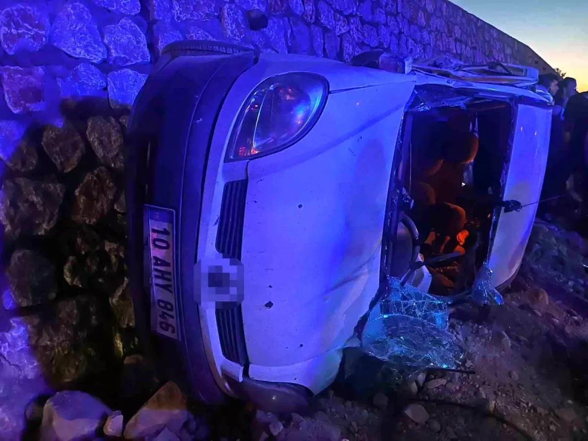 Balıkesir'de Zincirleme Kaza: 1 Ölü, 4 Yaralı
