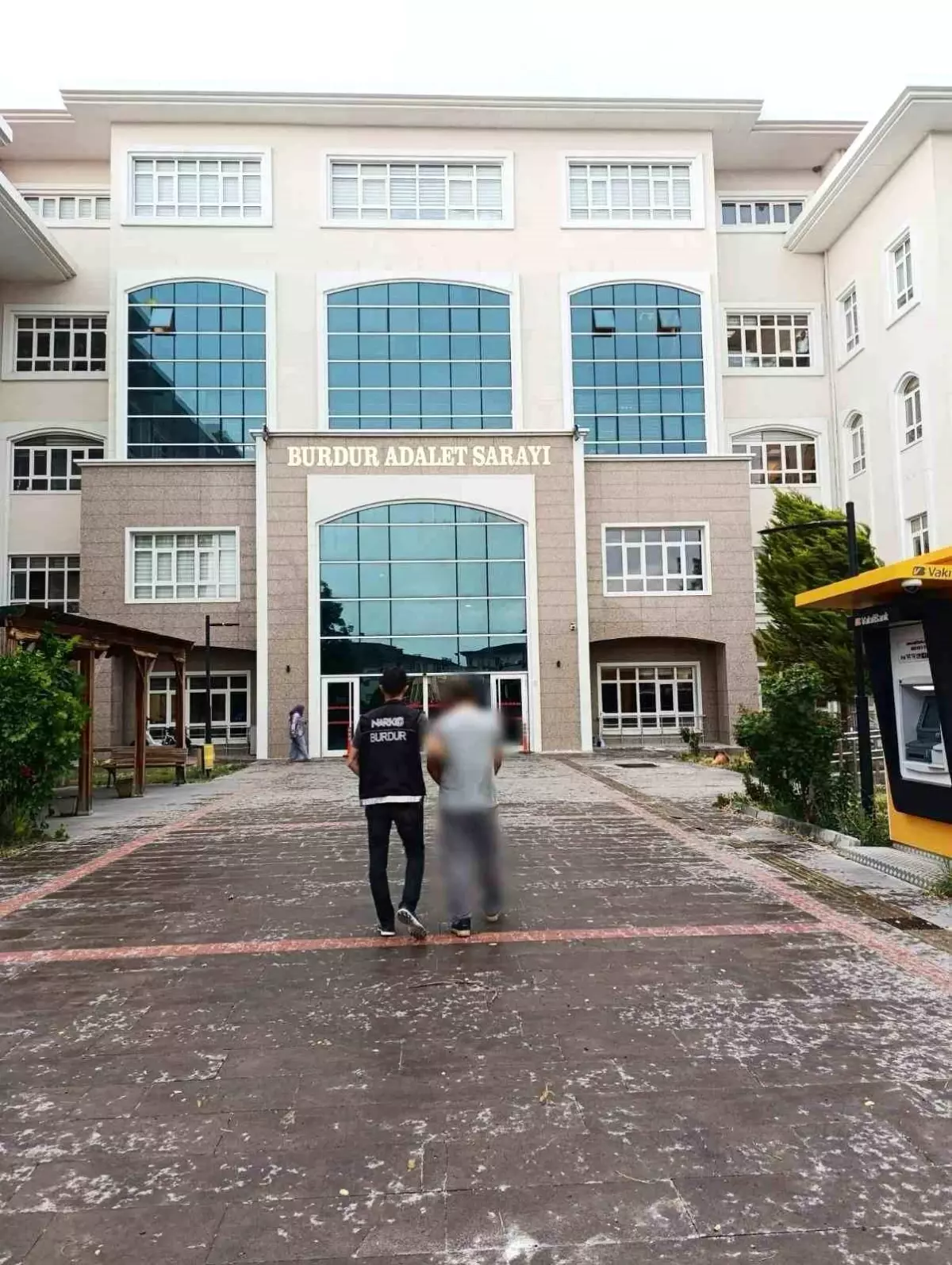 Burdur'da Sentetik Kannabinoid Operasyonu: Şüpheli Tutuklandı