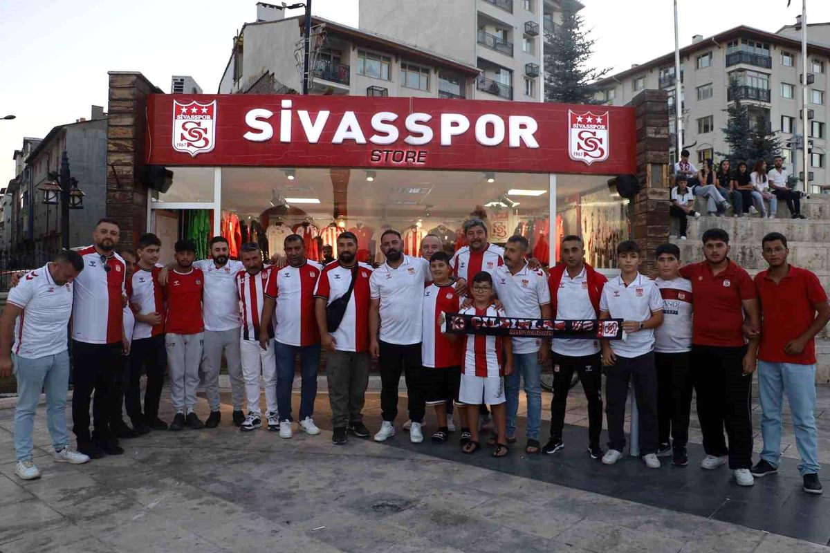 Sivasspor'a Taraftar Desteği: Çılgınlar 58 Lisanslı Ürünlerle Takıma Katkı Sağladı