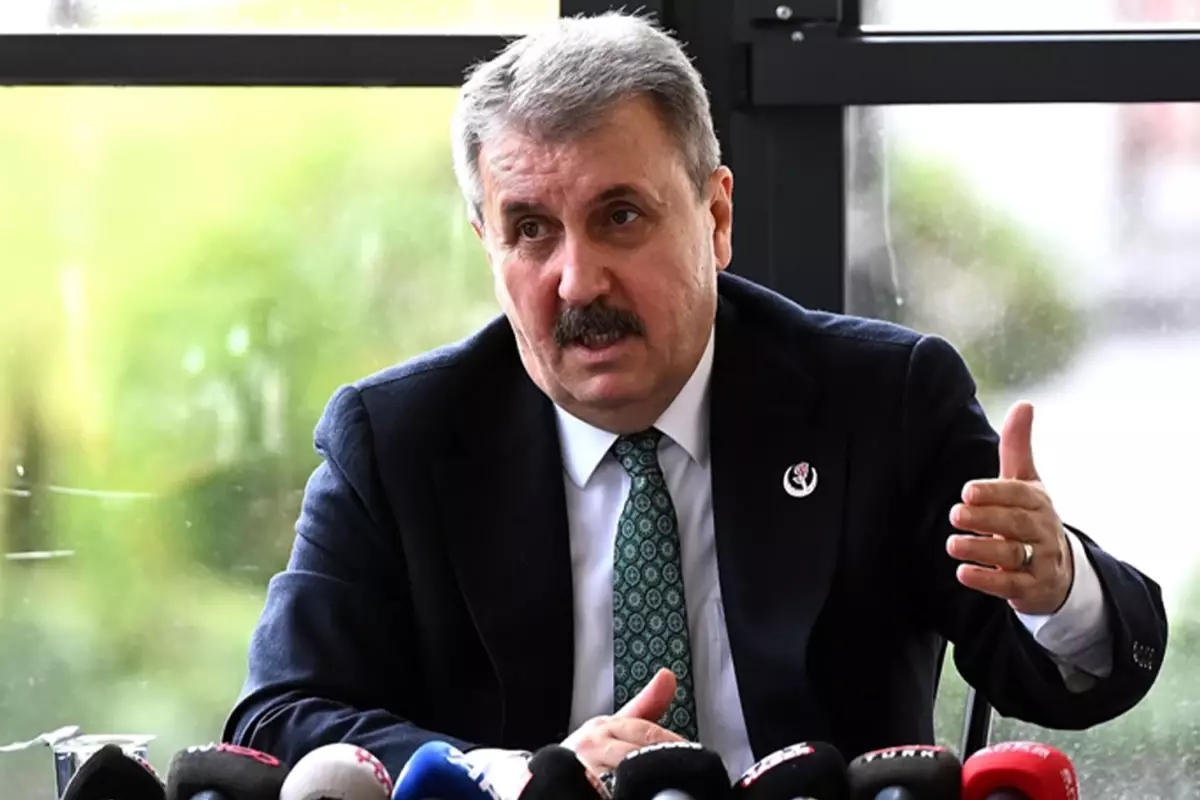 Destici: PKK'nın uzantılarıyla birlikte DEM Parti de kendini feshedecek