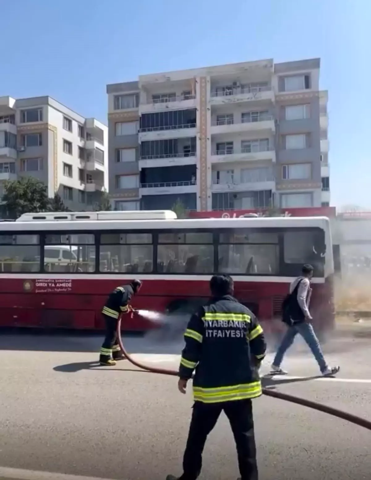 Diyarbakır'da Halk Otobüsünde Yangın
