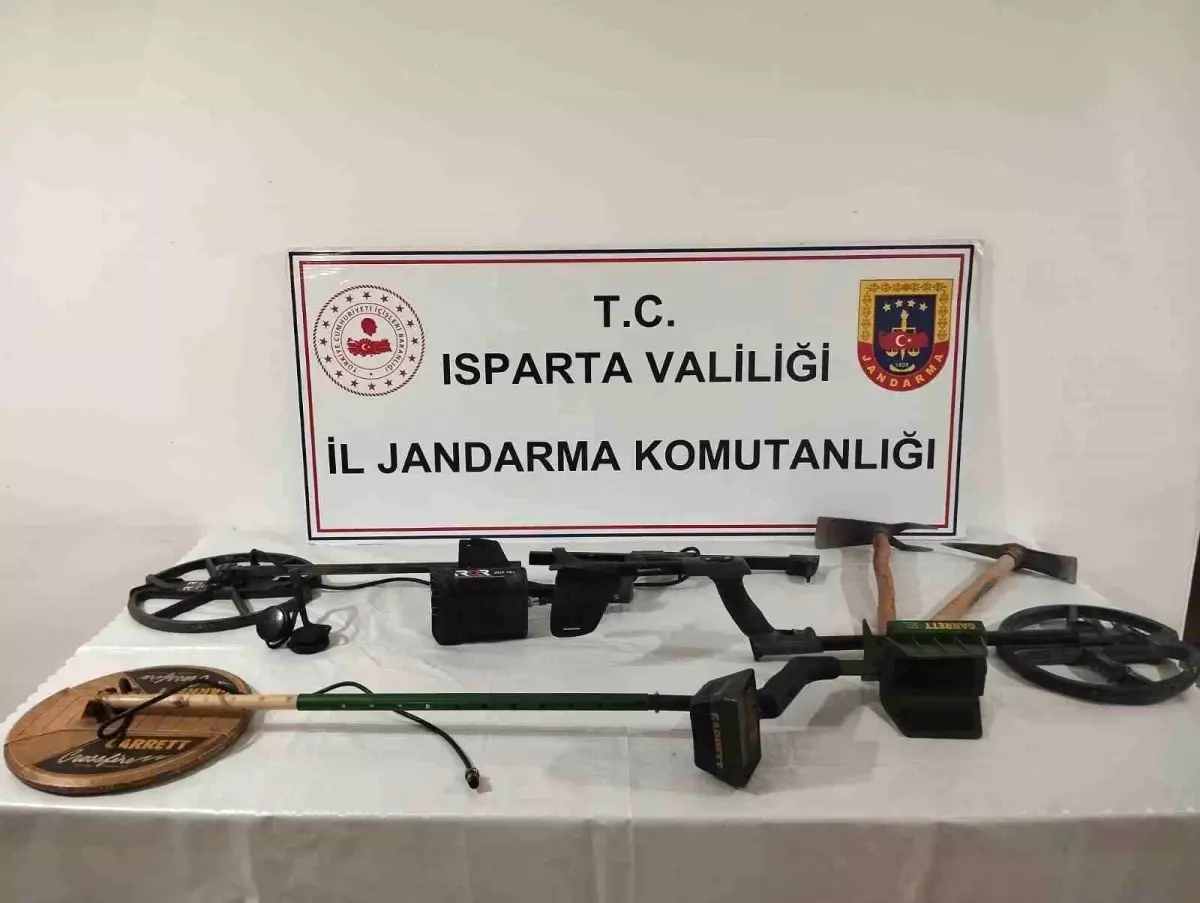 Isparta'da Jandarma Operasyonu: Gizli Malzemeler Ele Geçirildi