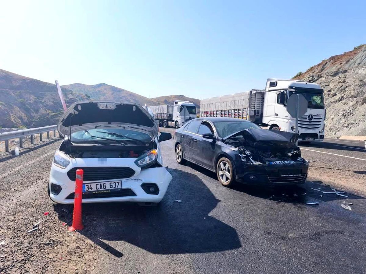 Elazığ'da Zincirleme Trafik Kazası: 1 Yaralı