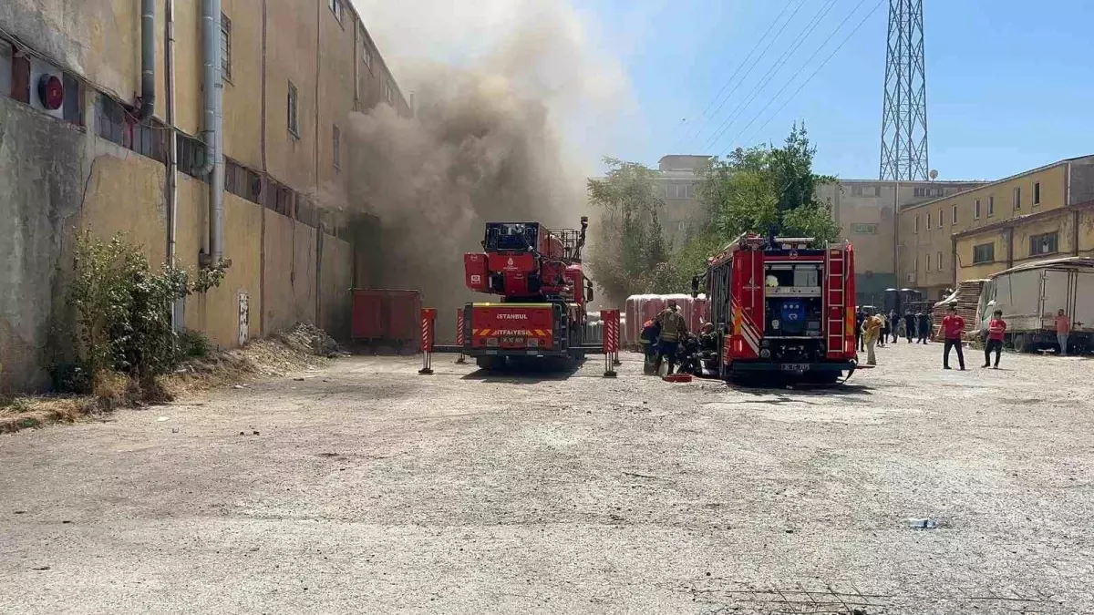 Esenyurt'taki Kazan İmalathanesinde Yangın: 1 Kişi Dumandan Etkilendi