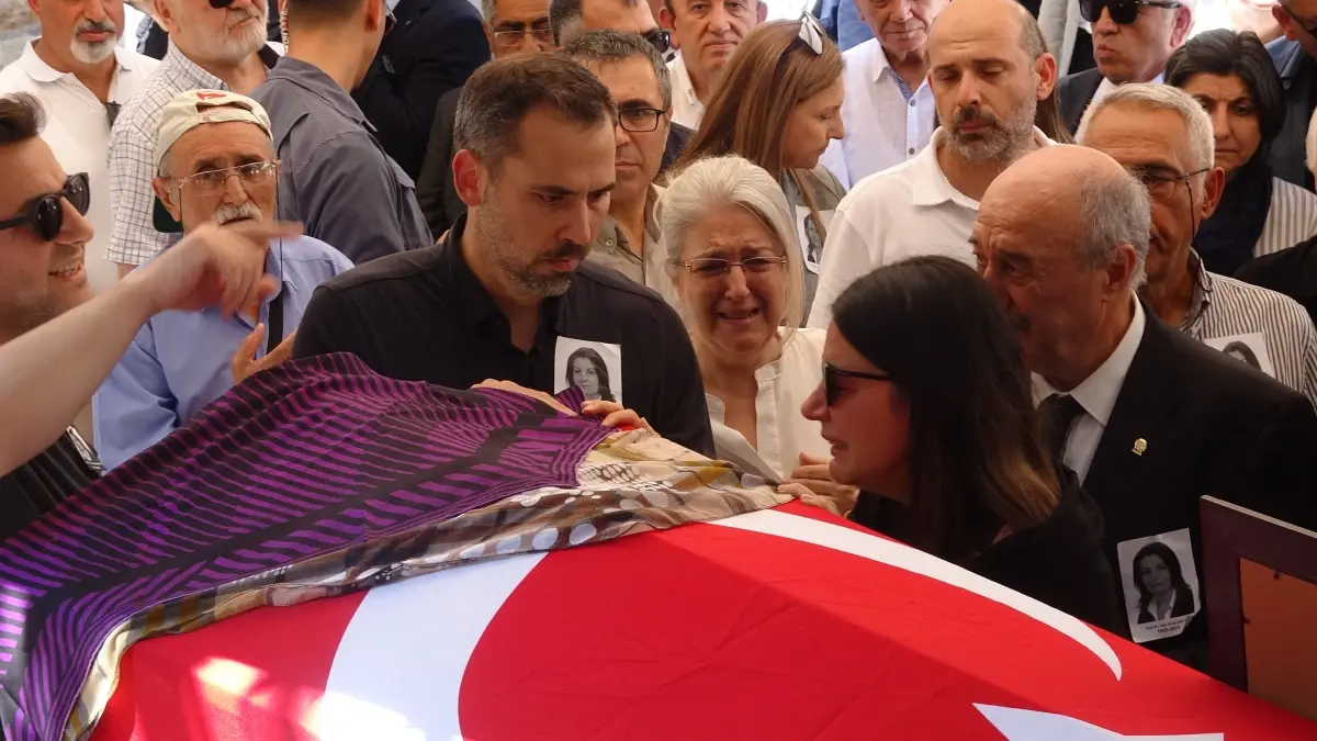 Eski CHP Milletvekili Prof. Dr. Lale Karabıyık Son Yolculuğuna Uğurlandı