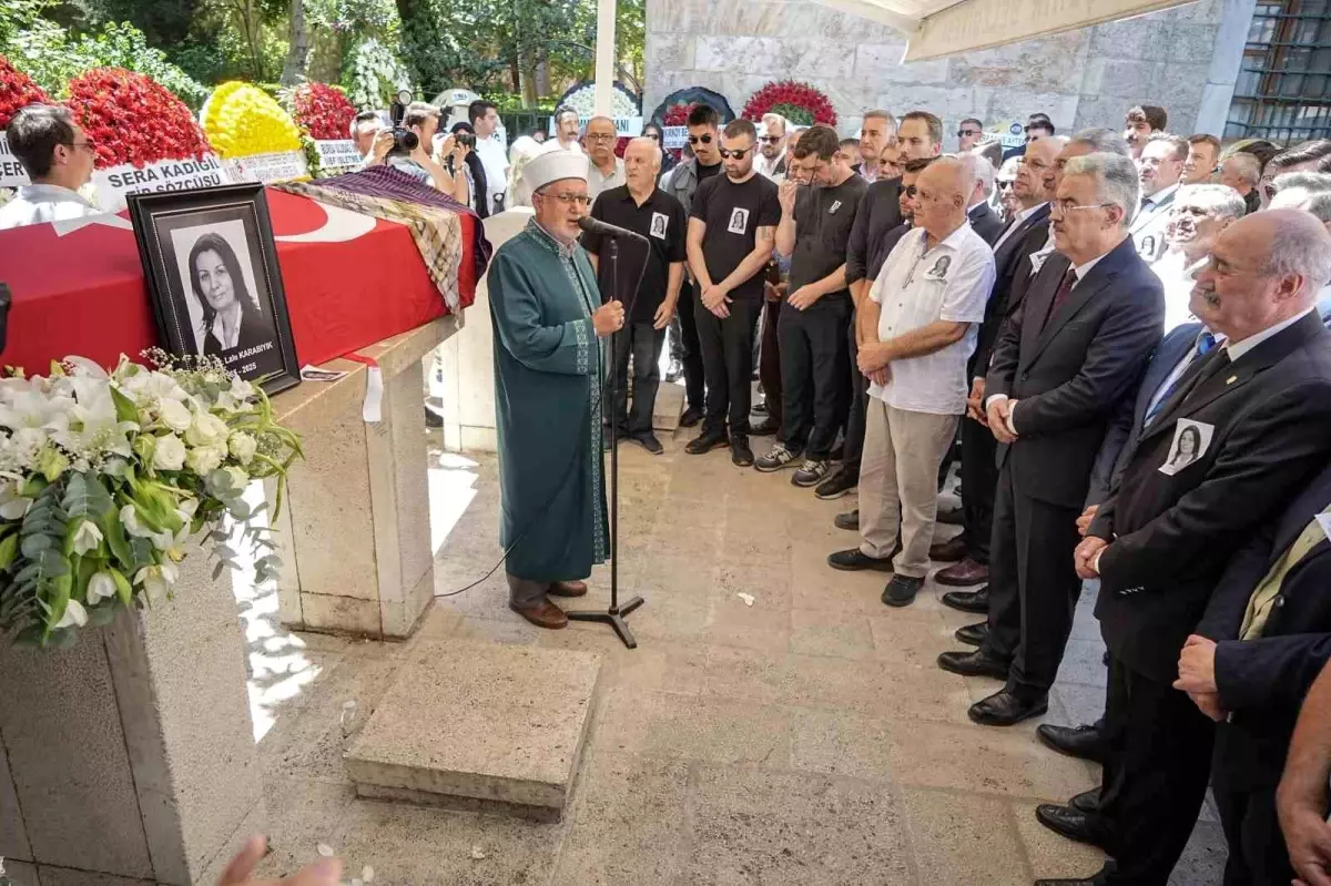 CHP'li Prof. Dr. Lale Karabıyık Son Yolculuğuna Uğurlandı