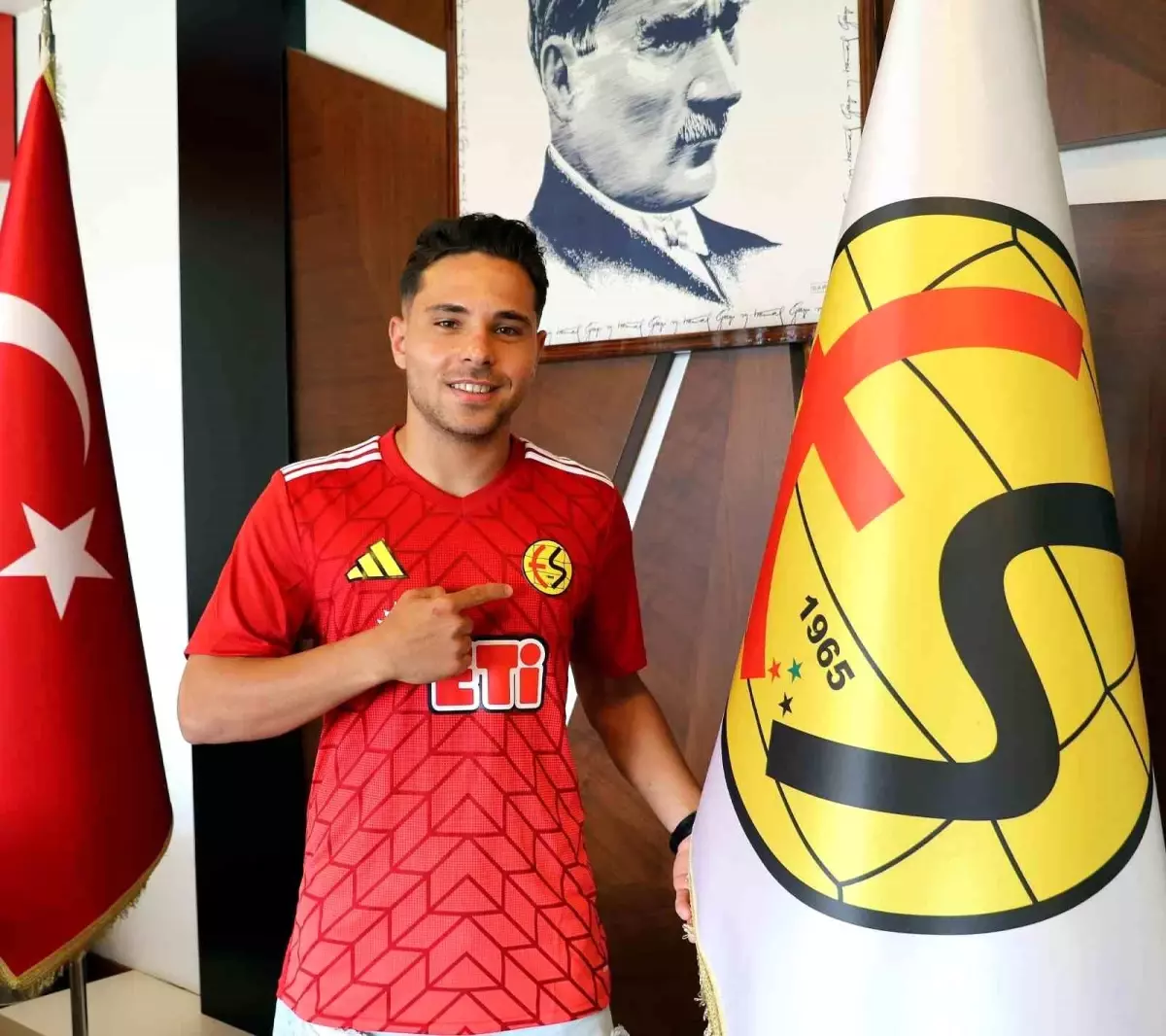 Eskişehirspor'dan Transfer Hamleleri: Egemen Günce ve Okan Sarı Takımda