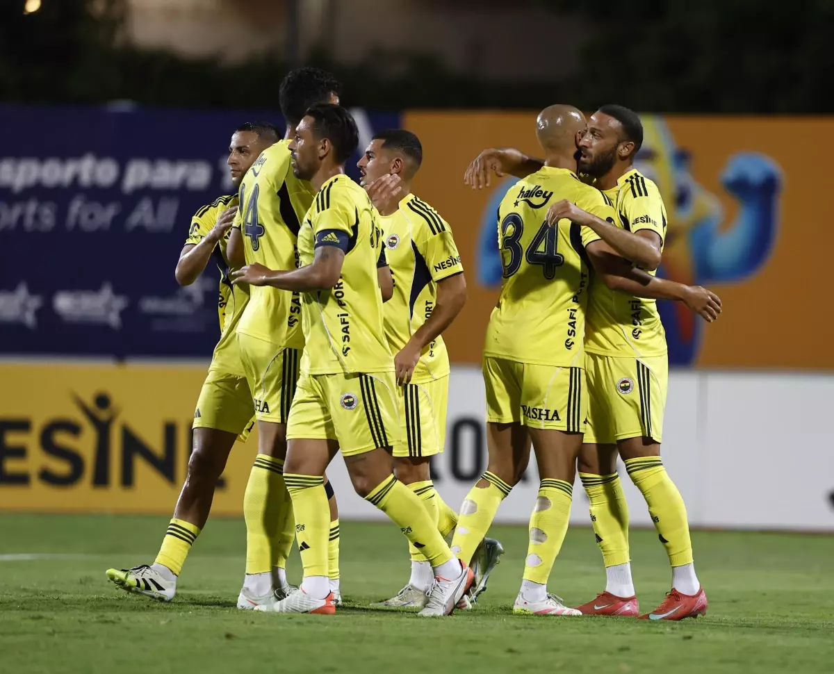 Fenerbahçe, UD Leira'yı Mağlup Etti