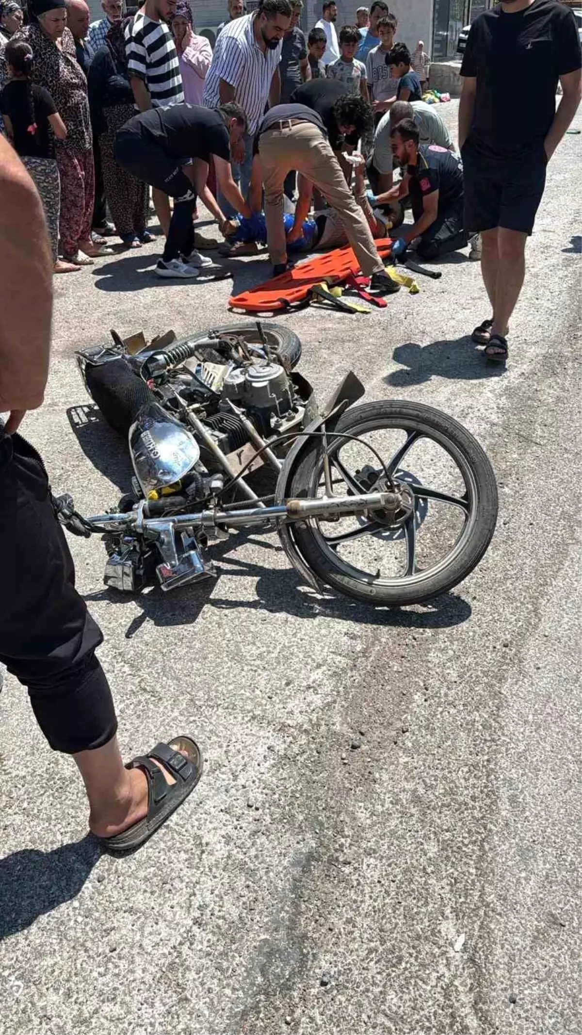 Gaziantep'te Motosiklet ile Otomobil Çarpıştı, 2 Yaralı