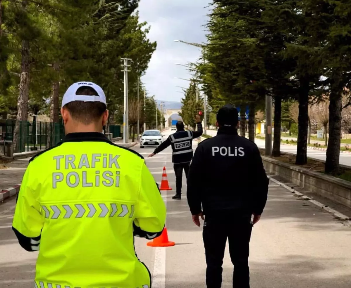 Isparta'da Hızlandırılan Polis Denetimleri: 29 Aranan Kişi Yakalandı