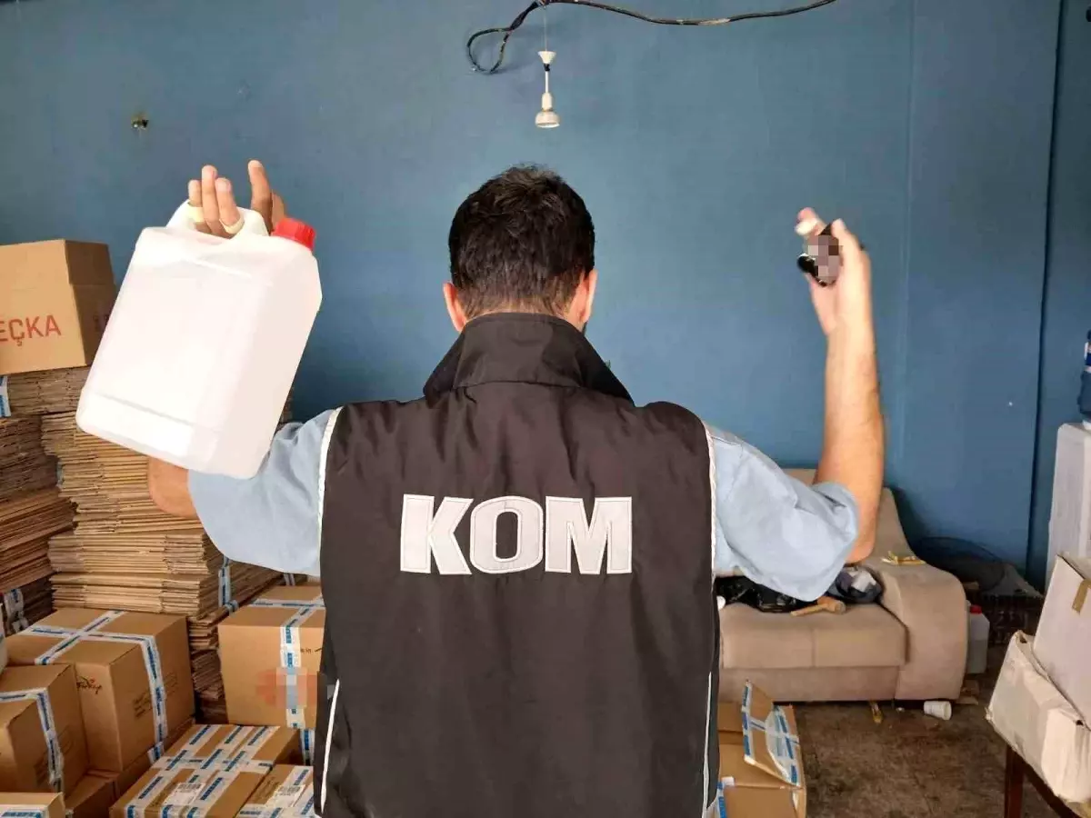 İzmir'de Sahte İçki Operasyonu: 5 Milyon TL Değerinde Etil Alkol Ele Geçirildi
