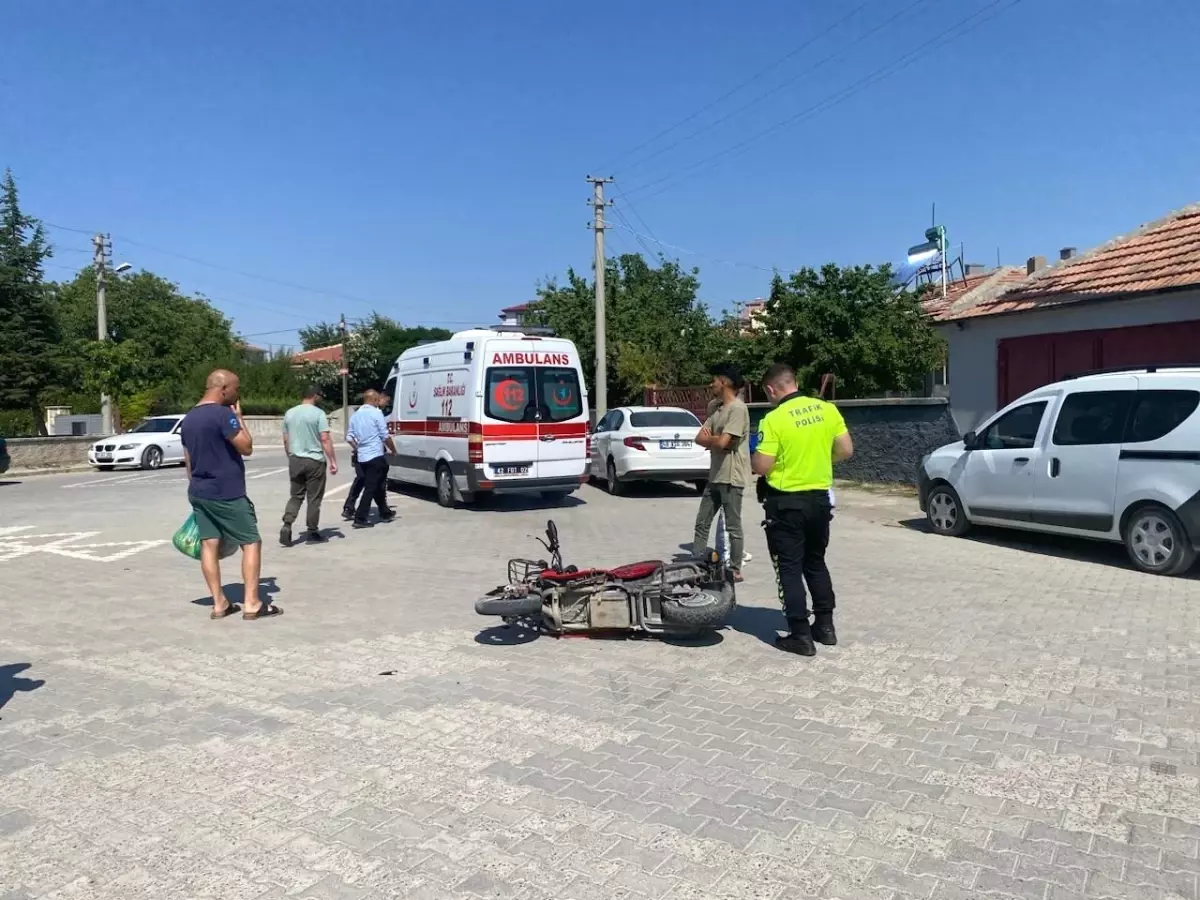 Konya'da Elektrikli Bisikletin Otomobile Çarpması Sonucu Bir Kişi Yaralandı