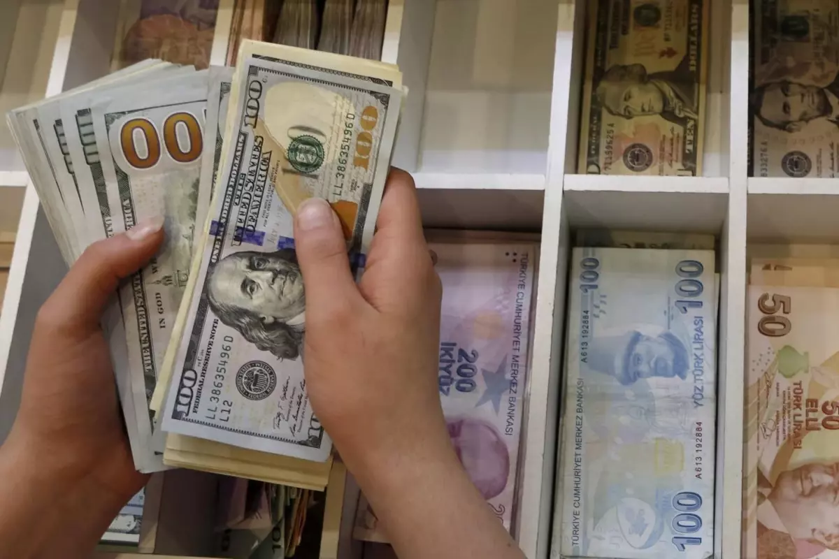 Merakla bekleniyordu! İşte Merkez Bankası'nın yıl sonu dolar ve enflasyon tahmini