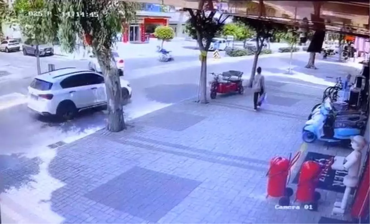 Alanya'da Kavşakta Kaza: Motosiklet Sürücüsü Yaralandı