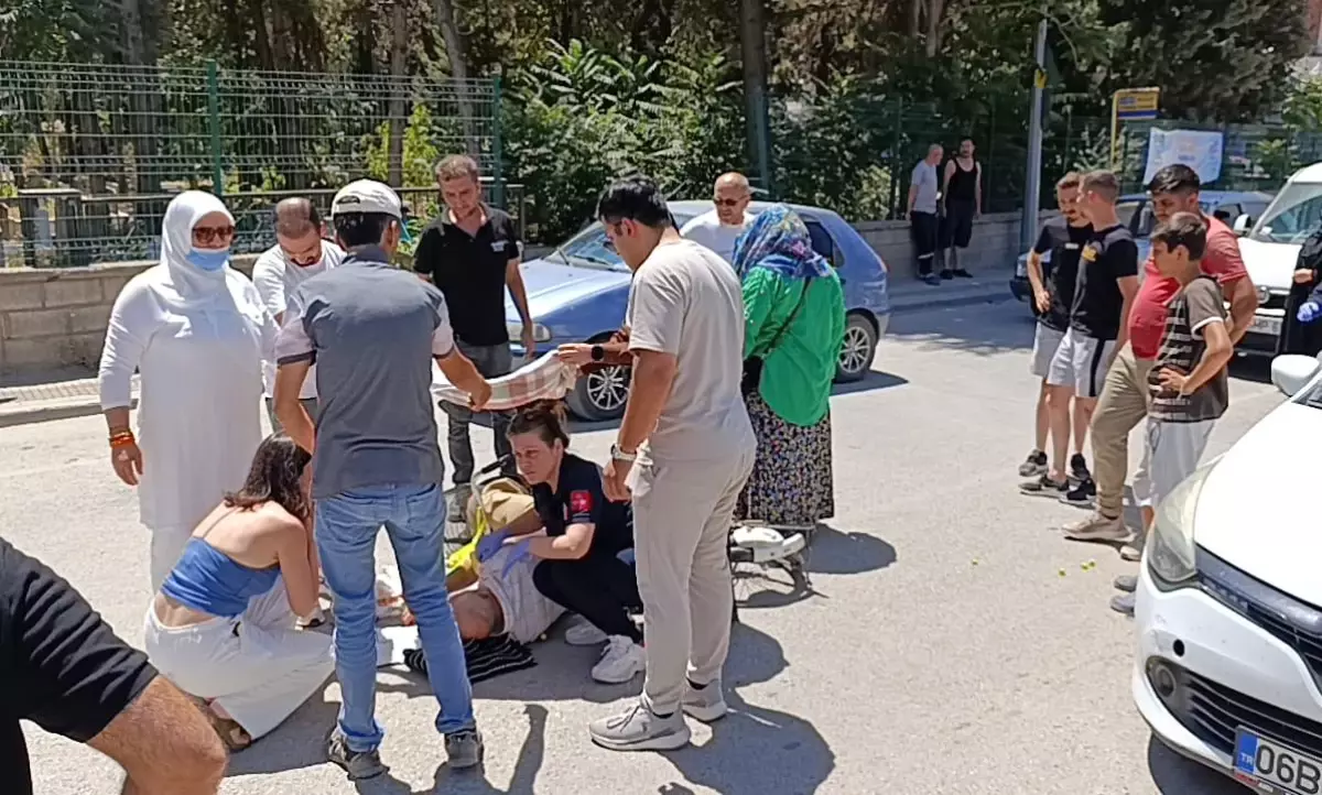 İnegöl'de Otomobil Bisikletliye Çarptı: Yaralı Vatandaşın Yardımına Koşuldu