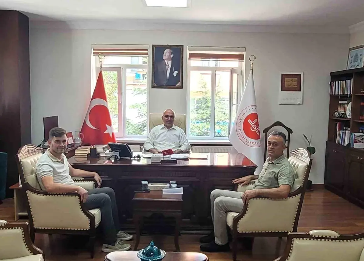 Anıtkaya Köyü Muhtarı ve Müezzin Kayyım, İl Müftüsünü Ziyaret Etti