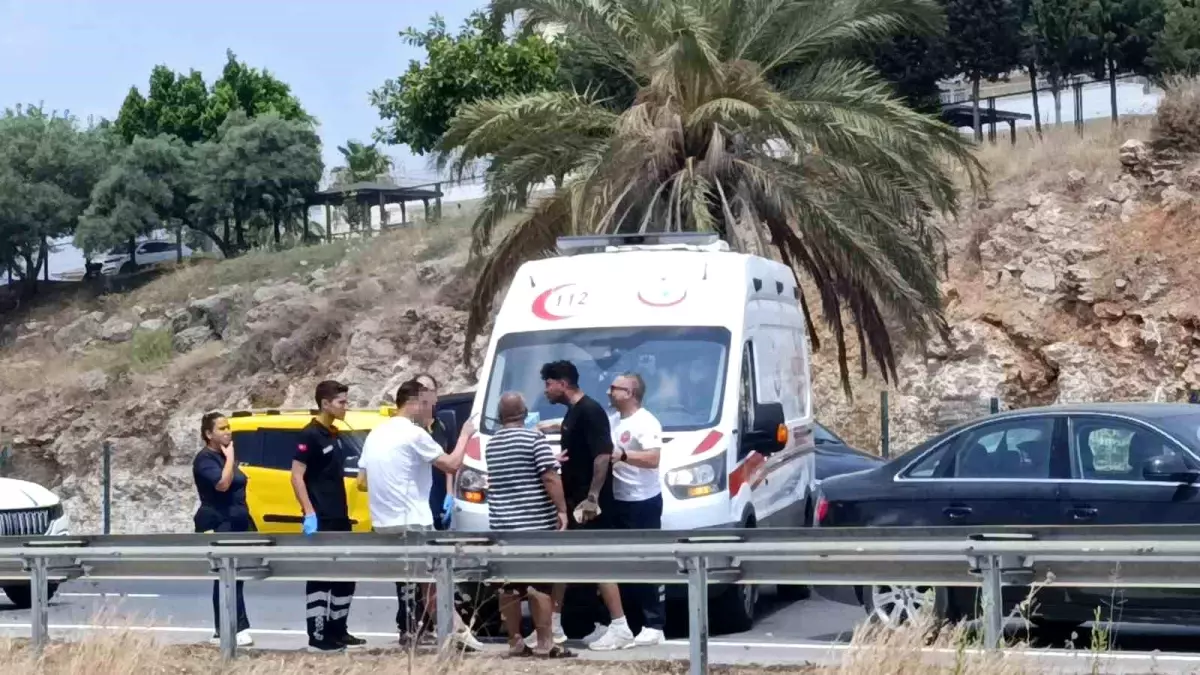 Antalya'da Alkollü Sürücü Kazadan Sonra Kaçtı, Takip Edilerek Yakalandı