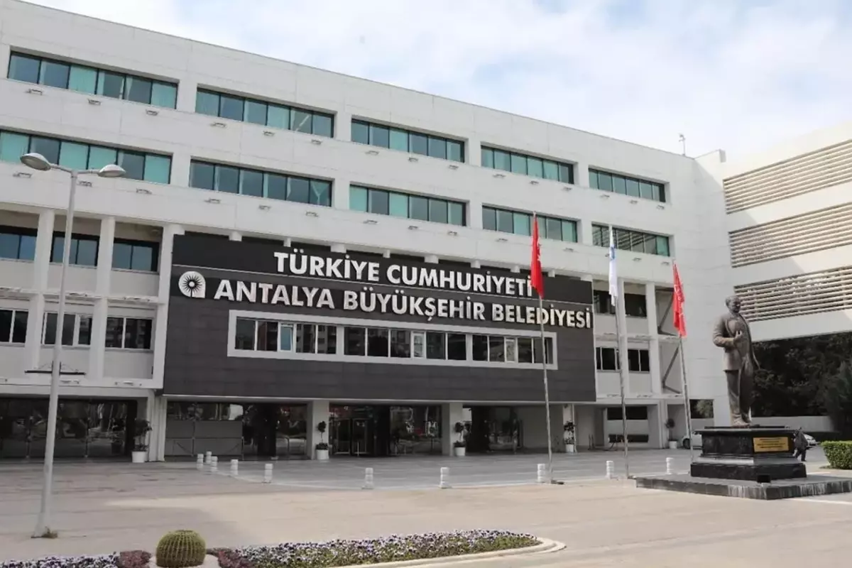 Antalya Büyükşehir Belediyesi'ne yeni operasyon: 3 kişi gözaltına alındı