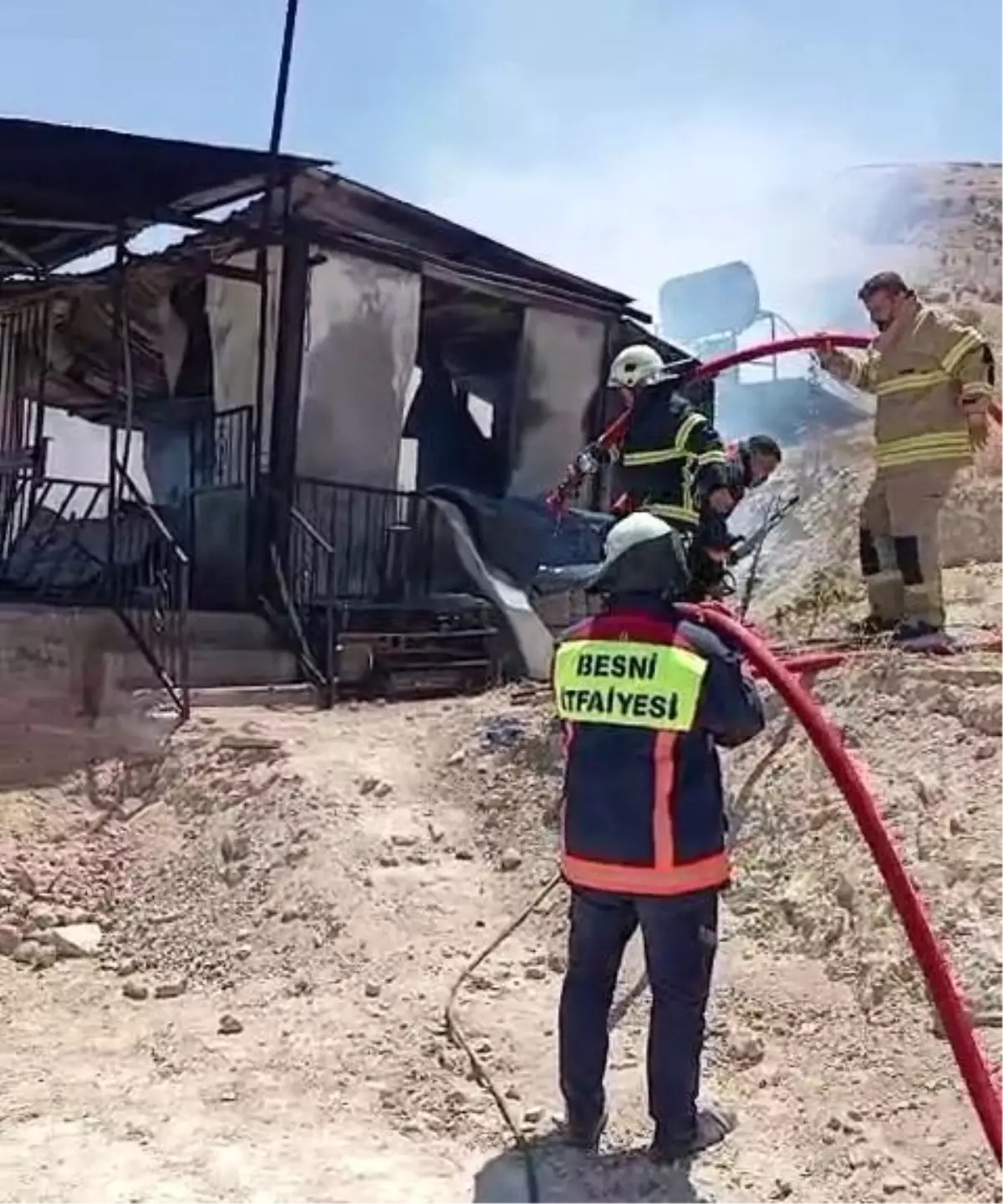 Adıyaman'da Bağ Evi Yangını: Maddi Hasar Var