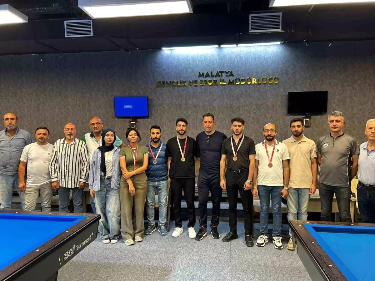 Elazığlı Sporcu Çağatay Emre Özdemir, Bilardo Turnuvasında 3. Oldu