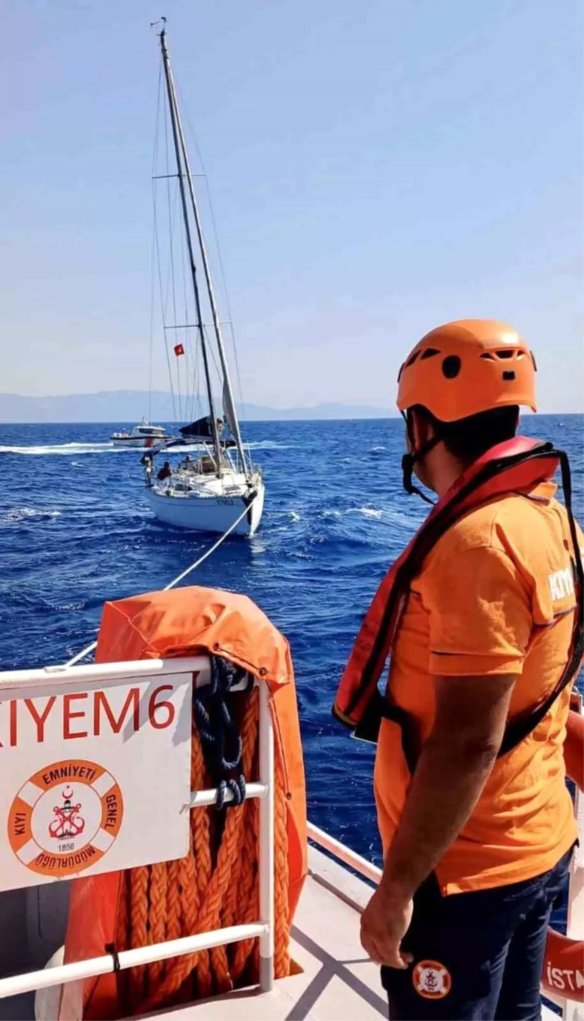 Bodrum Açıklarında Arıza Yapan Tekne Kurtarıldı