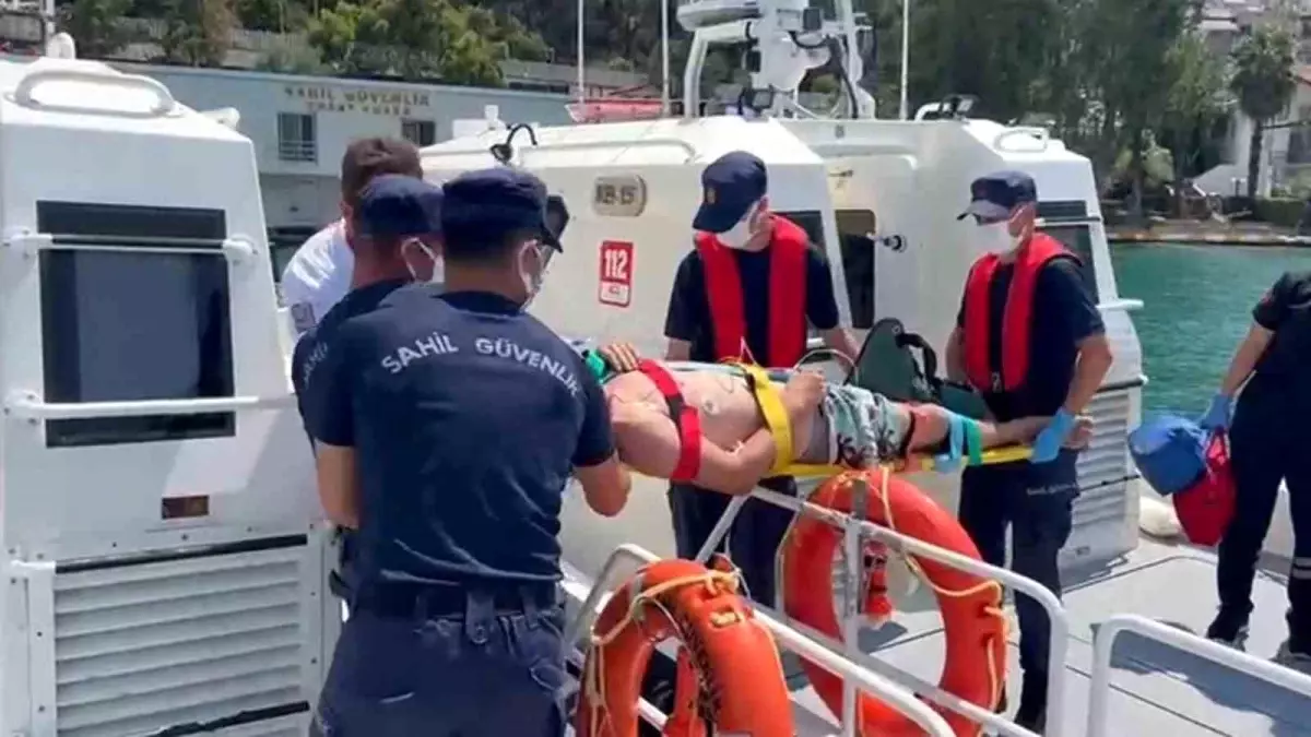 Fethiye'de Gezi Teknesinde Boğulma Tehlikesi: Tıbbi Tahliye Gerçekleştirildi
