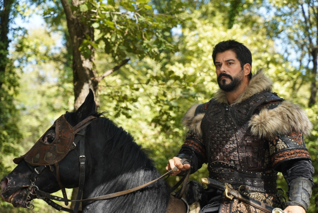 Burak Özçivit Kuruluş Osman'dan ayrıldı mı?