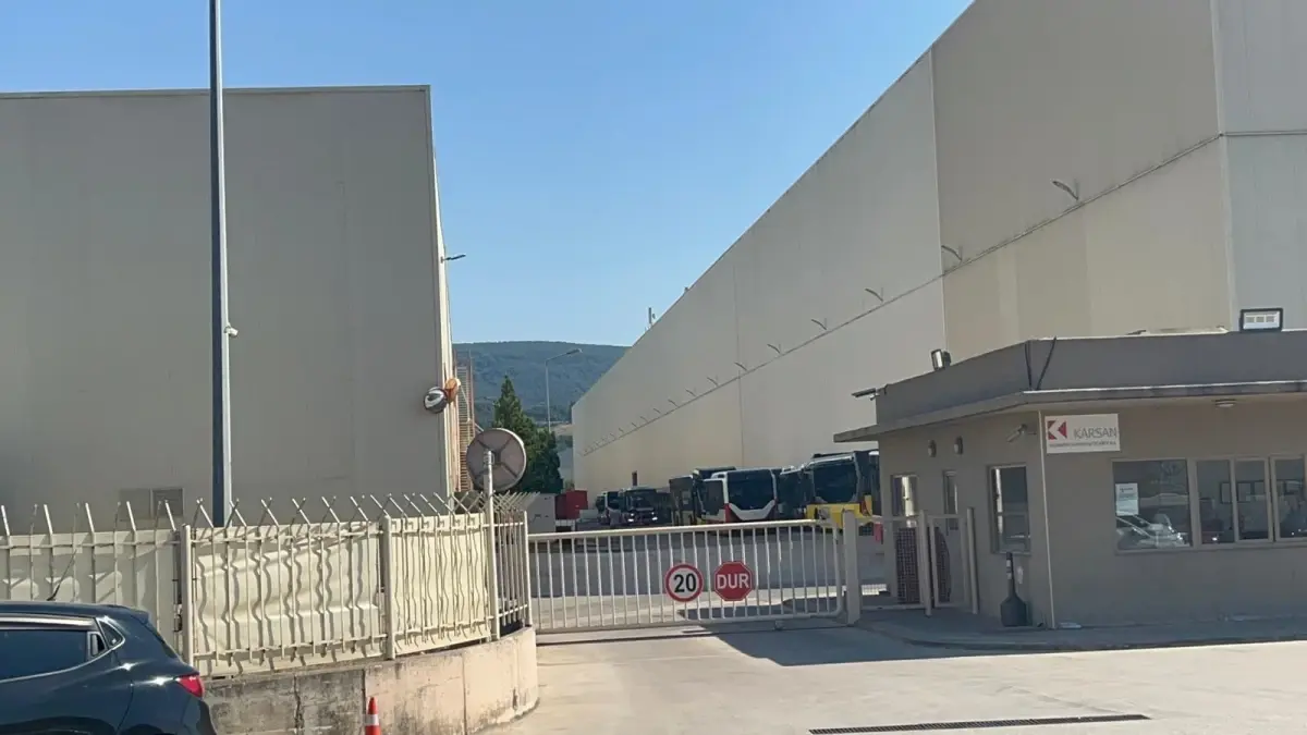 Bursa'da Otobüs Fabrikasında Yangın Çıktı