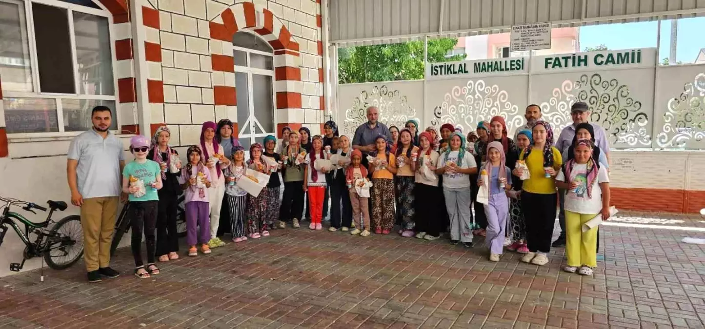 Kur'an Kursu Öğrencilerine Köfte Ekmek İkramı