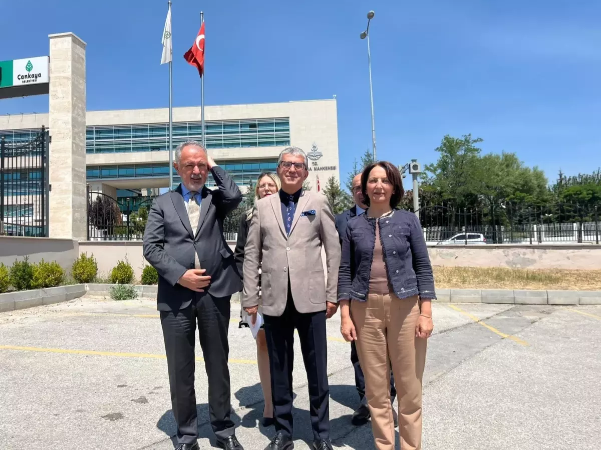 CHP, Anayasa Mahkemesi'ne 5 Kanun ve 1 Cumhurbaşkanlığı Kararnamesi İçin İptal Davası Açtı