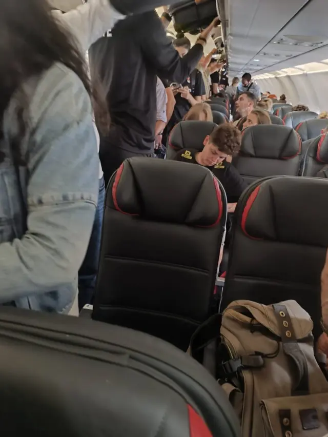 The reason why the Sultan of the Net flew in economy class has been revealed