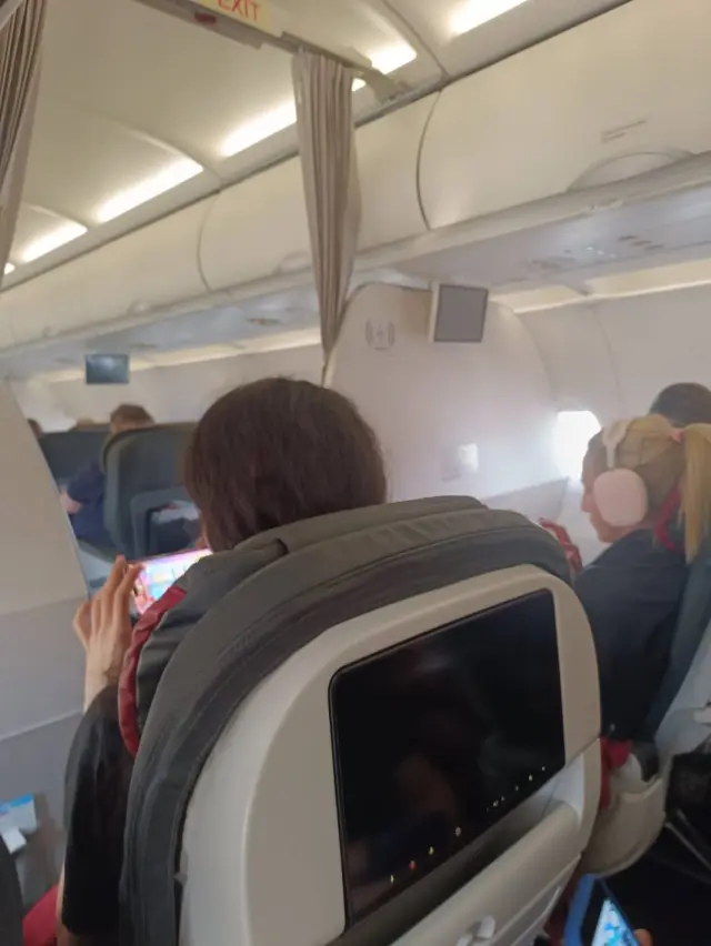The reason why the Sultan of the Net flew in economy class has been revealed