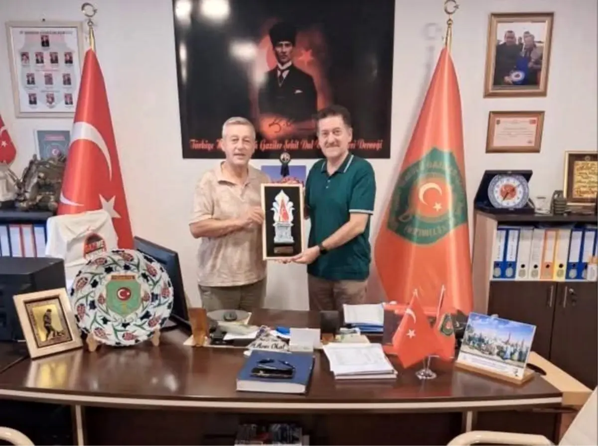 Hasan Fehmi Kinay, Şehit Aileleri Derneği'ni Ziyaret Etti