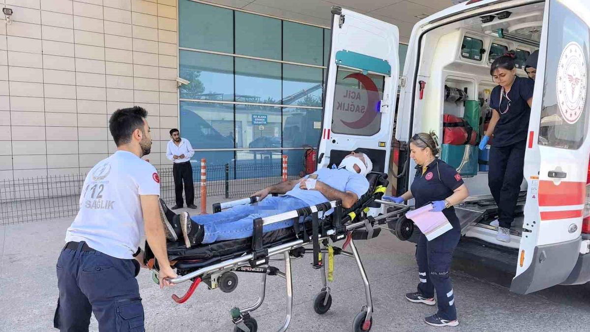 İnegöl'de Minibüs Kazası: Sürücü Yaralandı